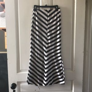 Striped maxi skirt with side slit